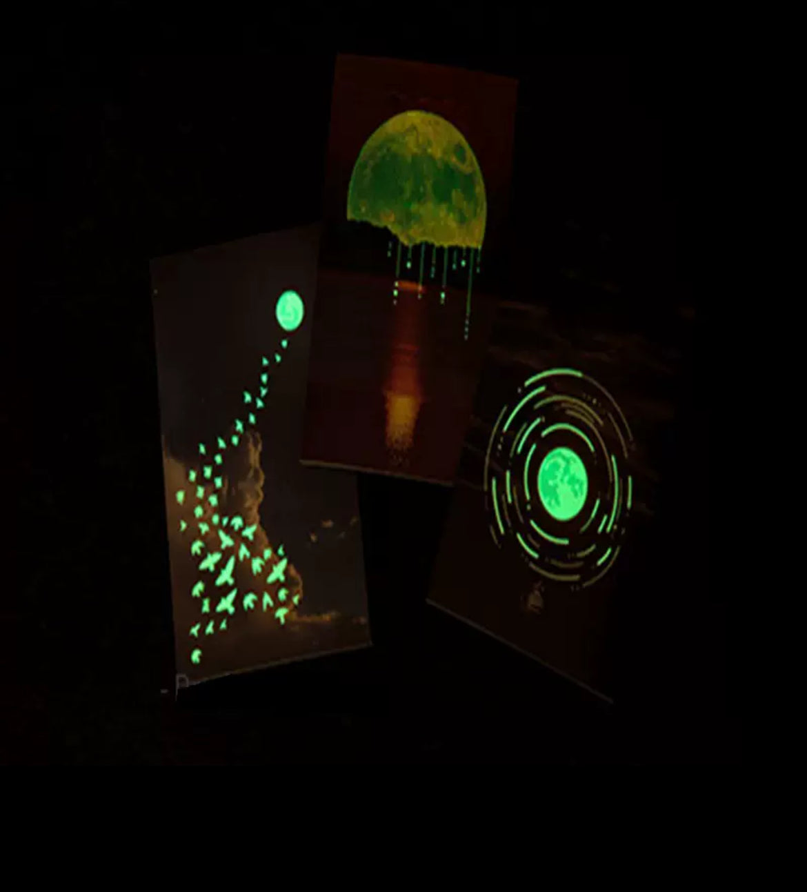 Cartolina dipinta a mano con cielo stellato e farfalla